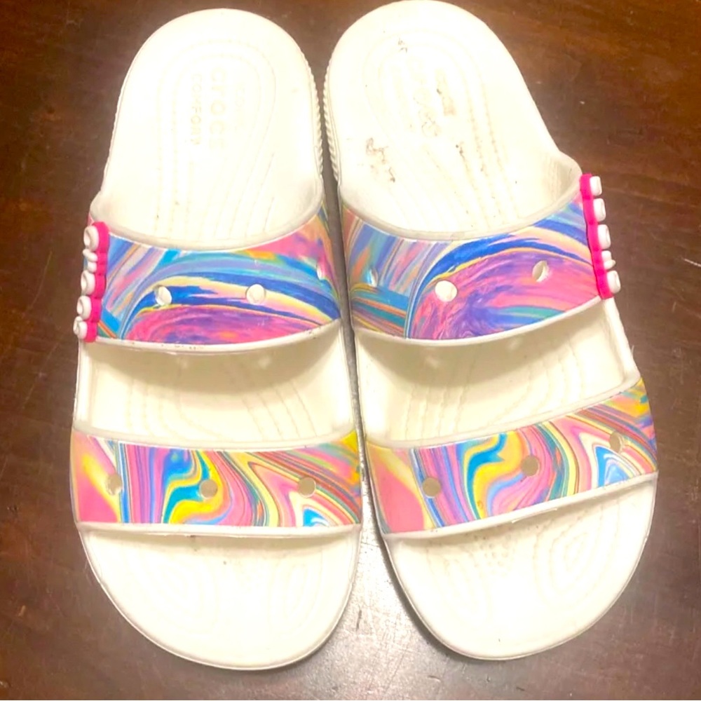 Classic open toe crocs.